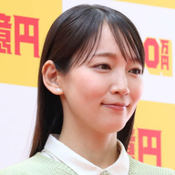 【芸能】吉岡里帆がミニスカワンピ＆ブーツ姿で「お顔小さいドヤ里帆」