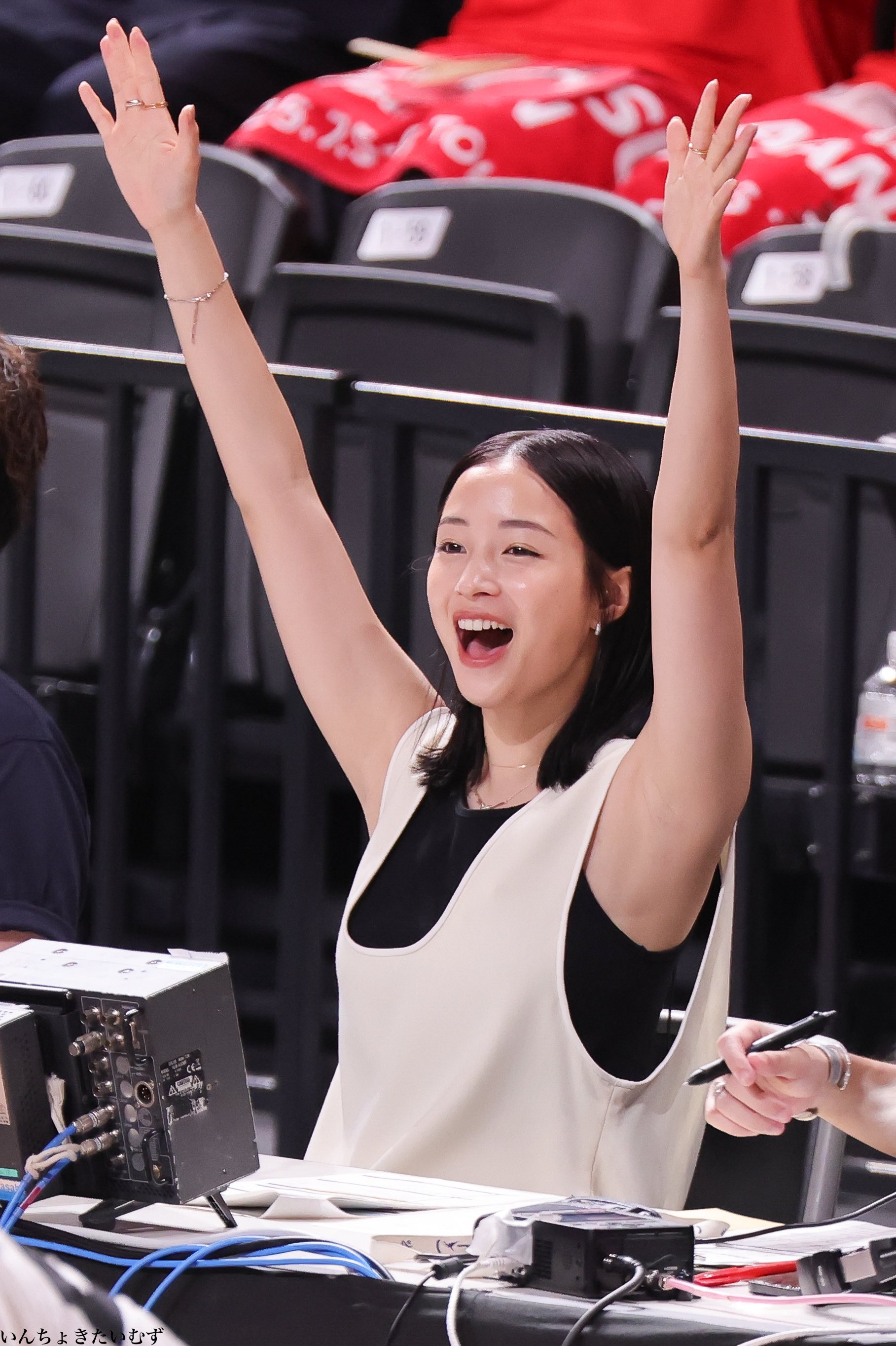 【画像】広瀬すずさん(27)ワキをご開帳